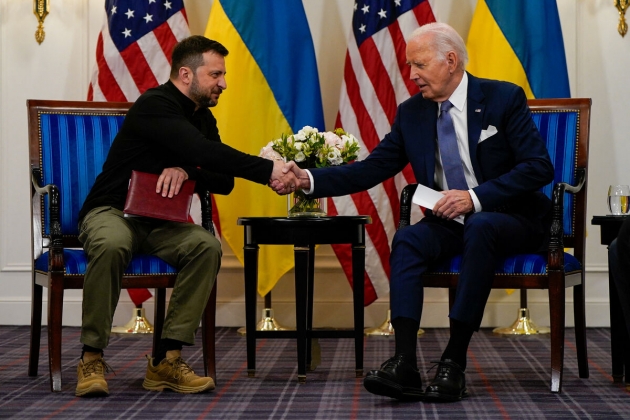 Байден обсудит с Зеленским возможность ударов по России западными ракетами
