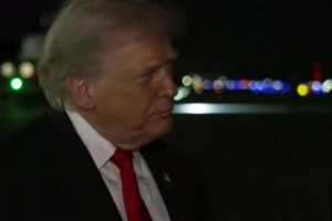 Трамп обнародовал личную переписку с Макроном и пригрозил Франции пошлинами в 200% на вино